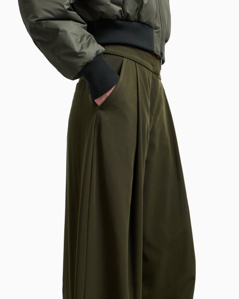 New York capsule collection canvas trousers with darts