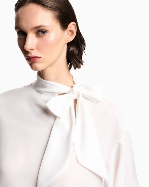 Fluid crêpe blouse with foulard collar