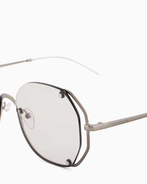 Women’s irregular-shaped sunglasses