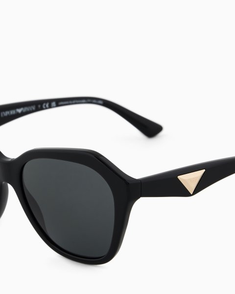 Women’s irregular-shaped sunglasses